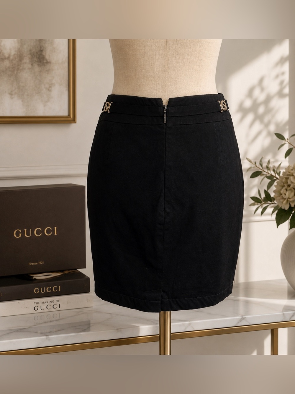 GUCCI Black Lined Mini Skirt w/ Gold Gucci Logo on back hips Size S (40)